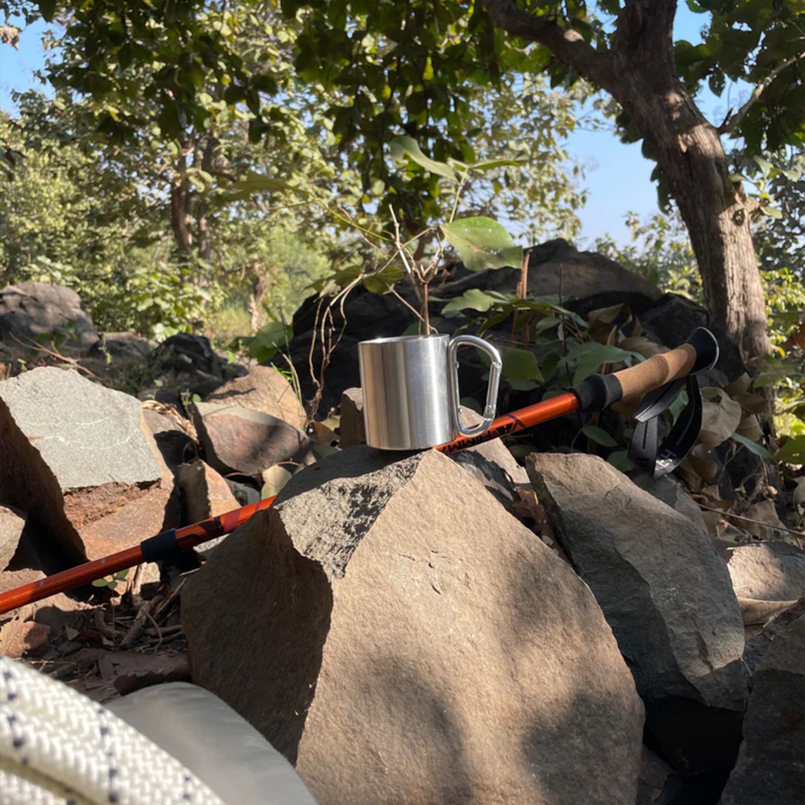 Smart Temperature Control Camping Cup – Stay Hot, Stay Fresh - Image 3